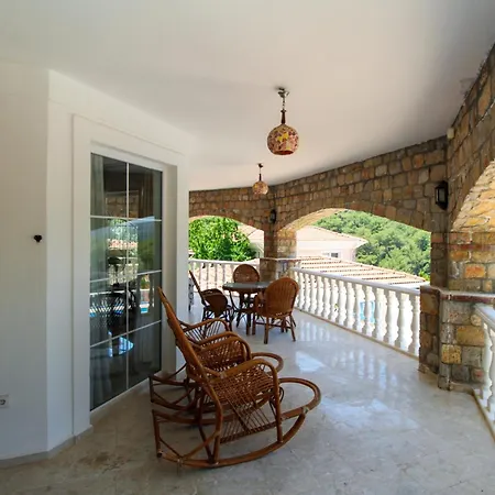 Tekce Tranquil Nature Yesiluzumlu N17 فيلة *